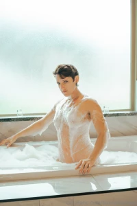 Professionally shot photos in my bubble bath unlock for titties booty