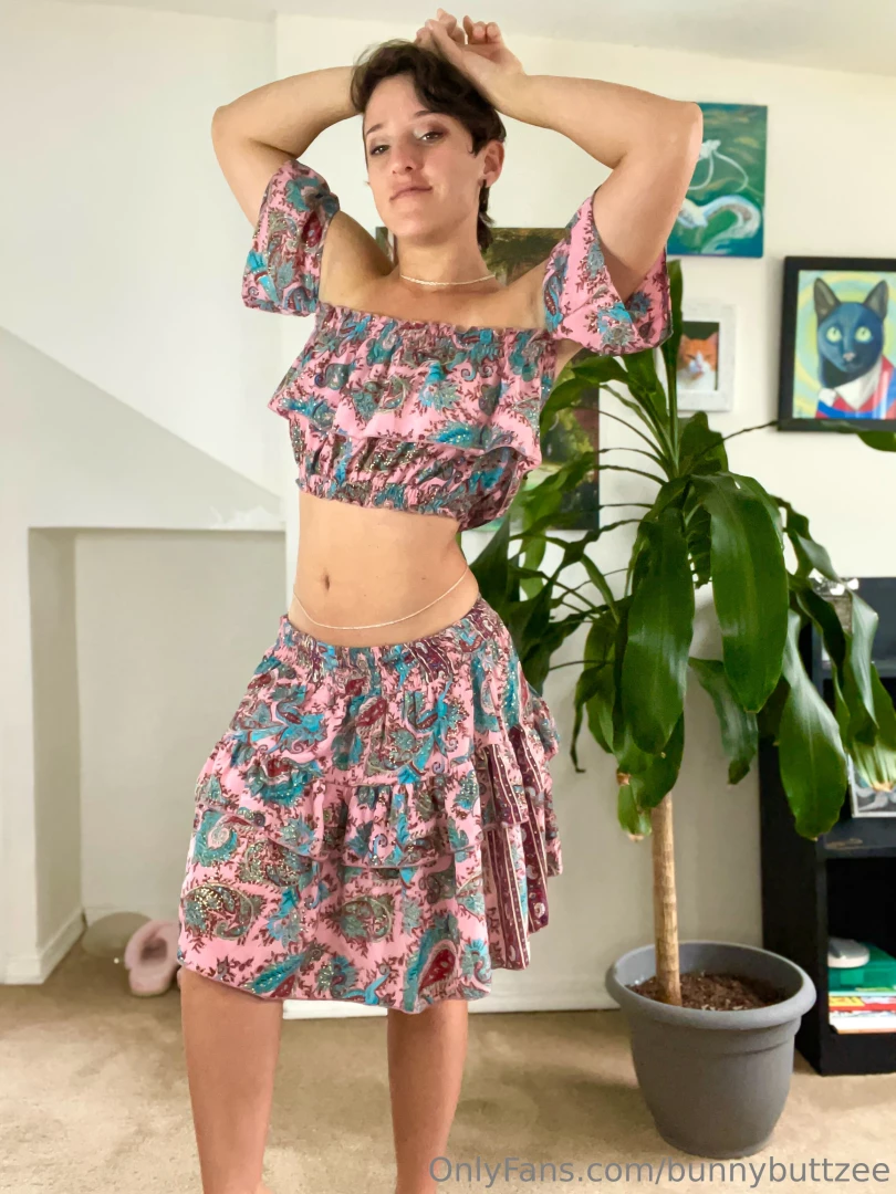 New outfit i m excited to finally have a fun skirt in my wardrobe part 2 