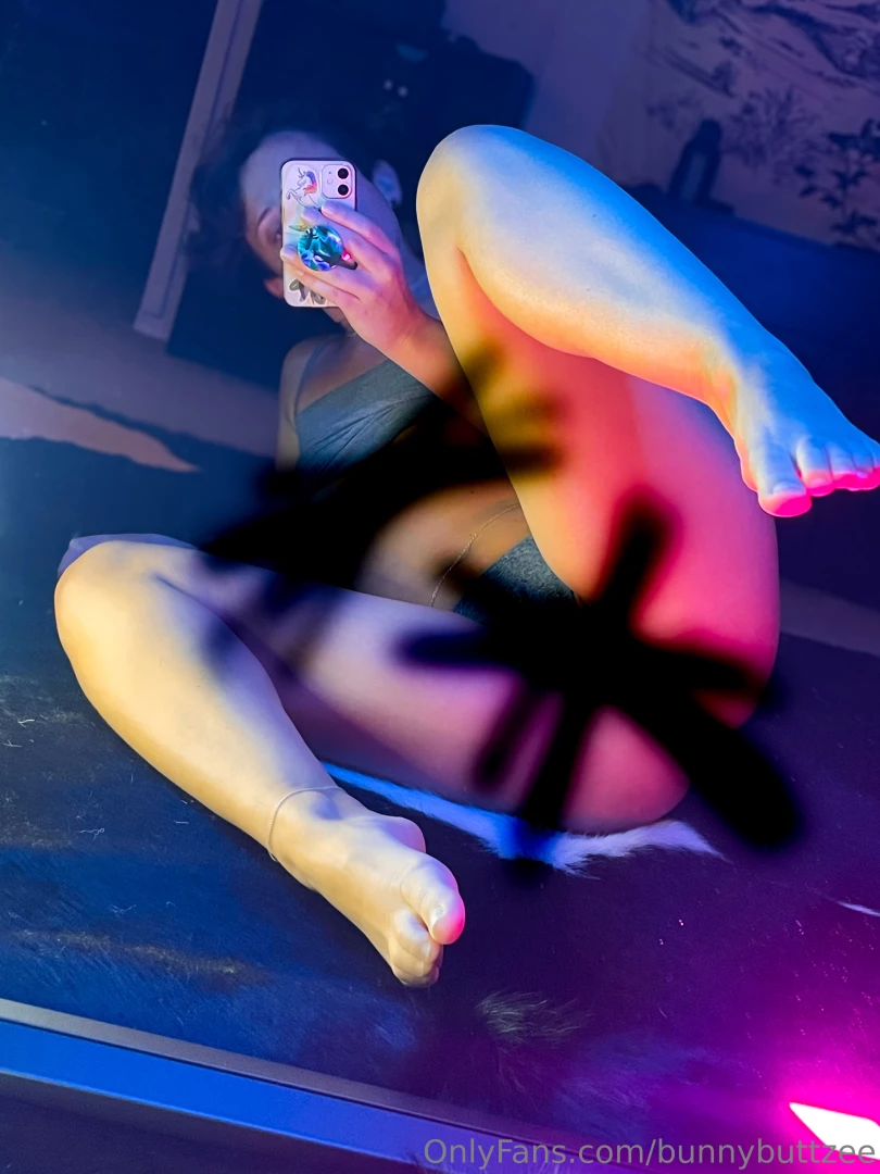 Feeling good wishing you would just pull my panties aside and slide in 