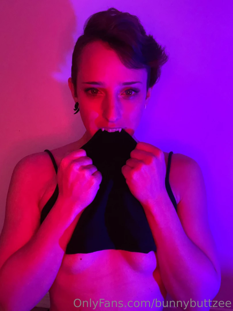 I always enjoy playing with fangs lol check your dms if you want 