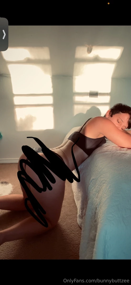 Two cute videos one showing off my bubbly cheeks sexy back and cute part 1 