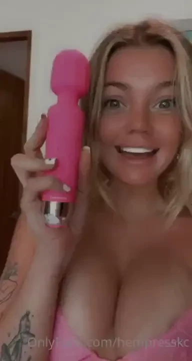 Tell me what turns you on the most dms are open 