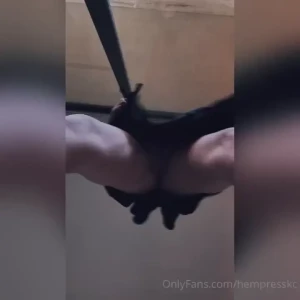 What everyone sees when i walk down any stairs keep an eye on your dms