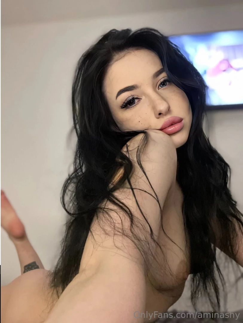 Horny princess witness her regina_ero fondling and stretching her part 97 