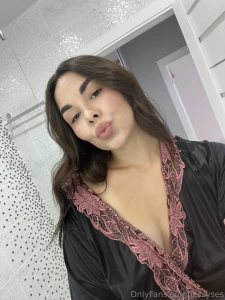 Tonight s mood a little tease and maybe a lot more