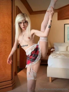 She s a freaky little slut madness_pixie and she rubs her pussy until part 111