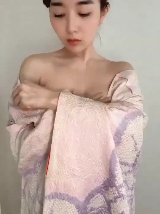 I want to wear kimonos just to take it off in front of you 