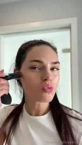 Hi i want to share with you how i do my favorite makeup look that i