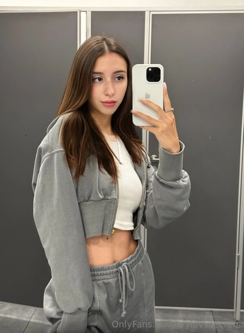 Hot girl iisabella_love this innocent cutie iisabella_love loves to part 10 