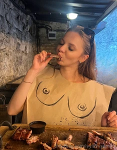 Well why not i want someone to love me like i love good food