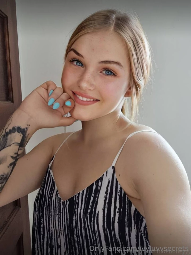 Sabscribe for free just look at her chloehoneyyy cutie face cherry part 89 