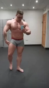 About to go smash these legs in 29 quads 19 calfs
