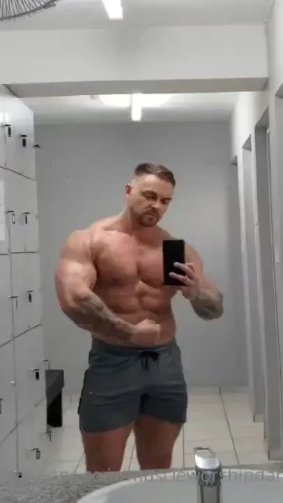 Filling this frame out who wants to feel my pump 