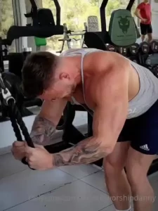 Peak of some training footage and posing i ll be uploading more of