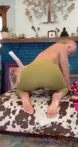 Farting on my feet