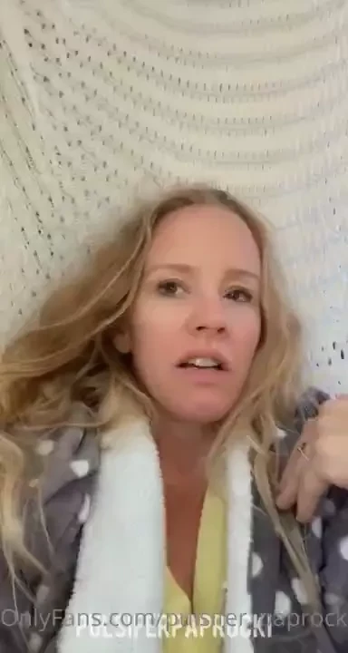 Farting in grey sweatpants per request 