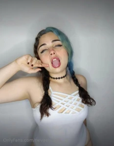 Congrats this naughty slut just made her page free for 1 person and