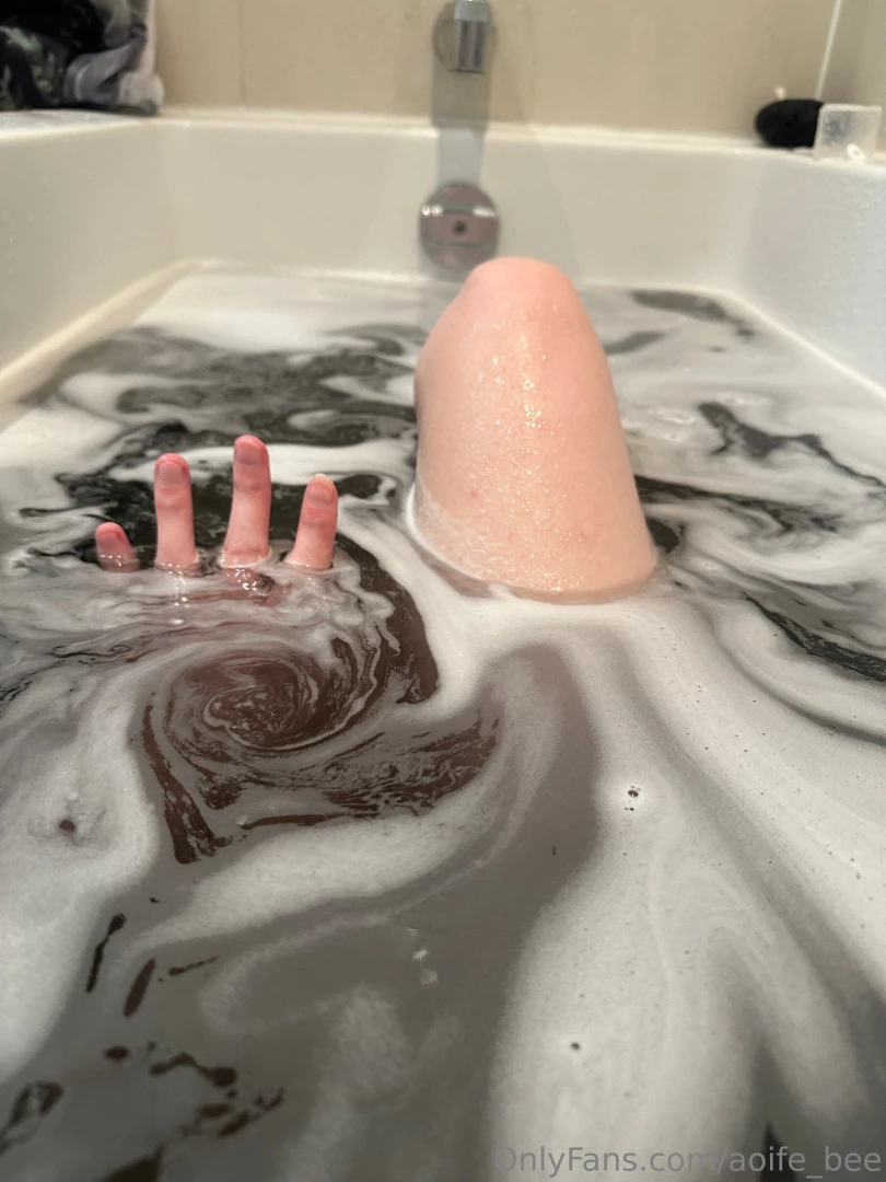 Hey guys long time no see its my 3 year hrt anniversary today so i part 2 