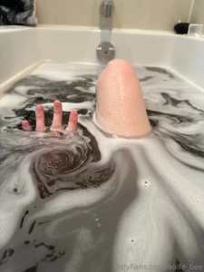 Hey guys long time no see its my 3 year hrt anniversary today so i part 2