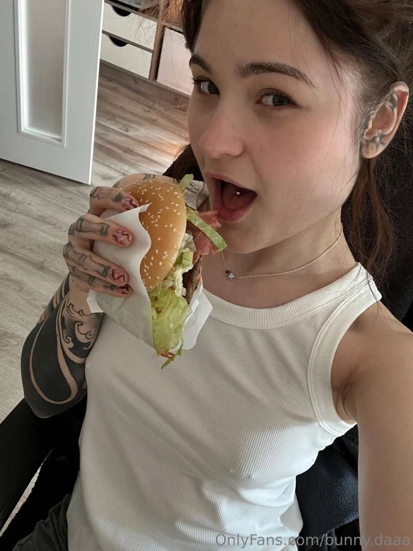 Oh yeah i so love to take in my mouth huge burger ahahahaha but it s 