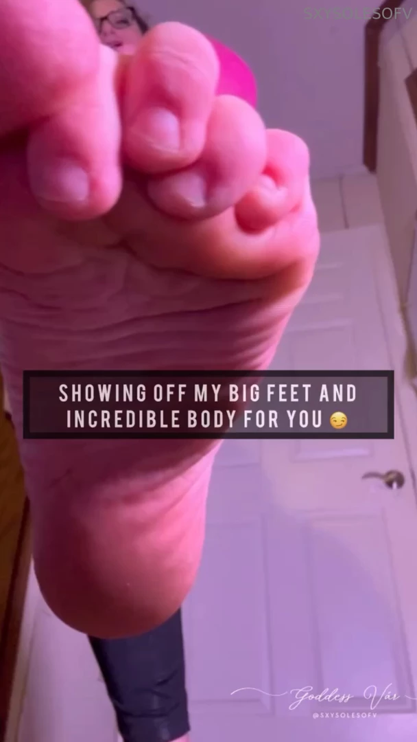 Showing off my big scrunched up feet and incredible body for you i 