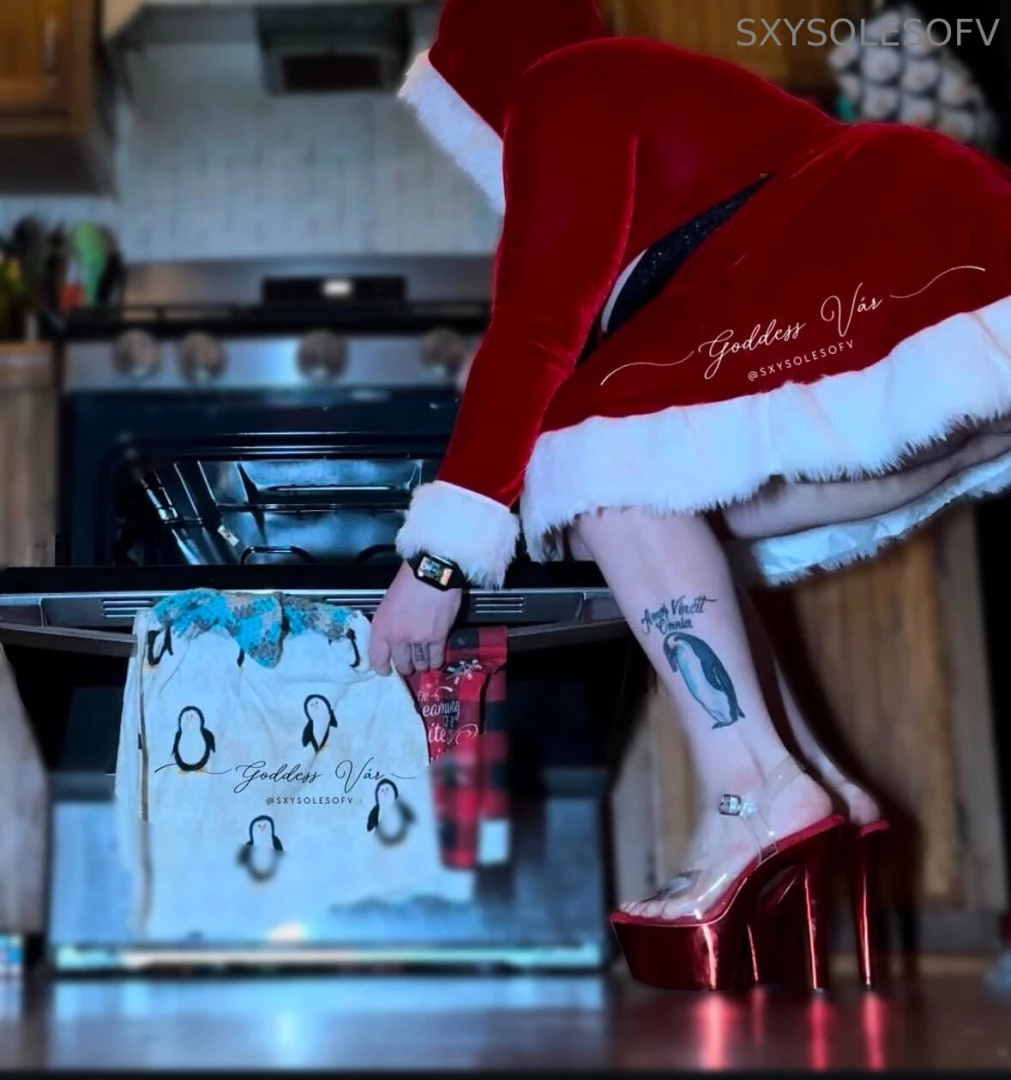 I bet you d love to eat my gourmet cookie wouldn t you in your dreams 