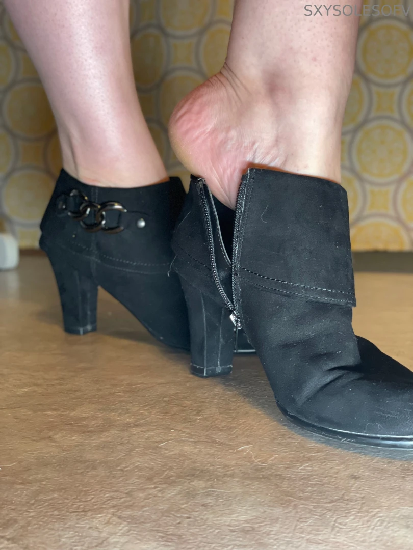 Flip flop amp flat dangles something about that scent wafting and part 2 