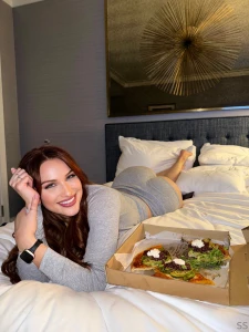 Order in with me and cuddle what s your fav pizza