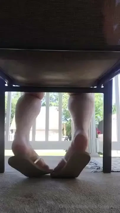 Taking a quick rest in my reefs 