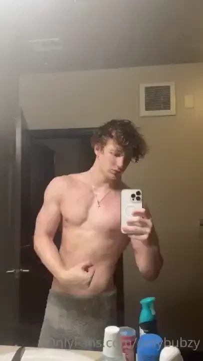 Guys i m bored dm me 