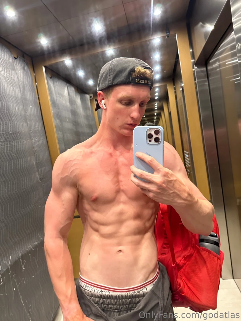 Hey boys today is wishlist wednesday one of my favorite days of the 