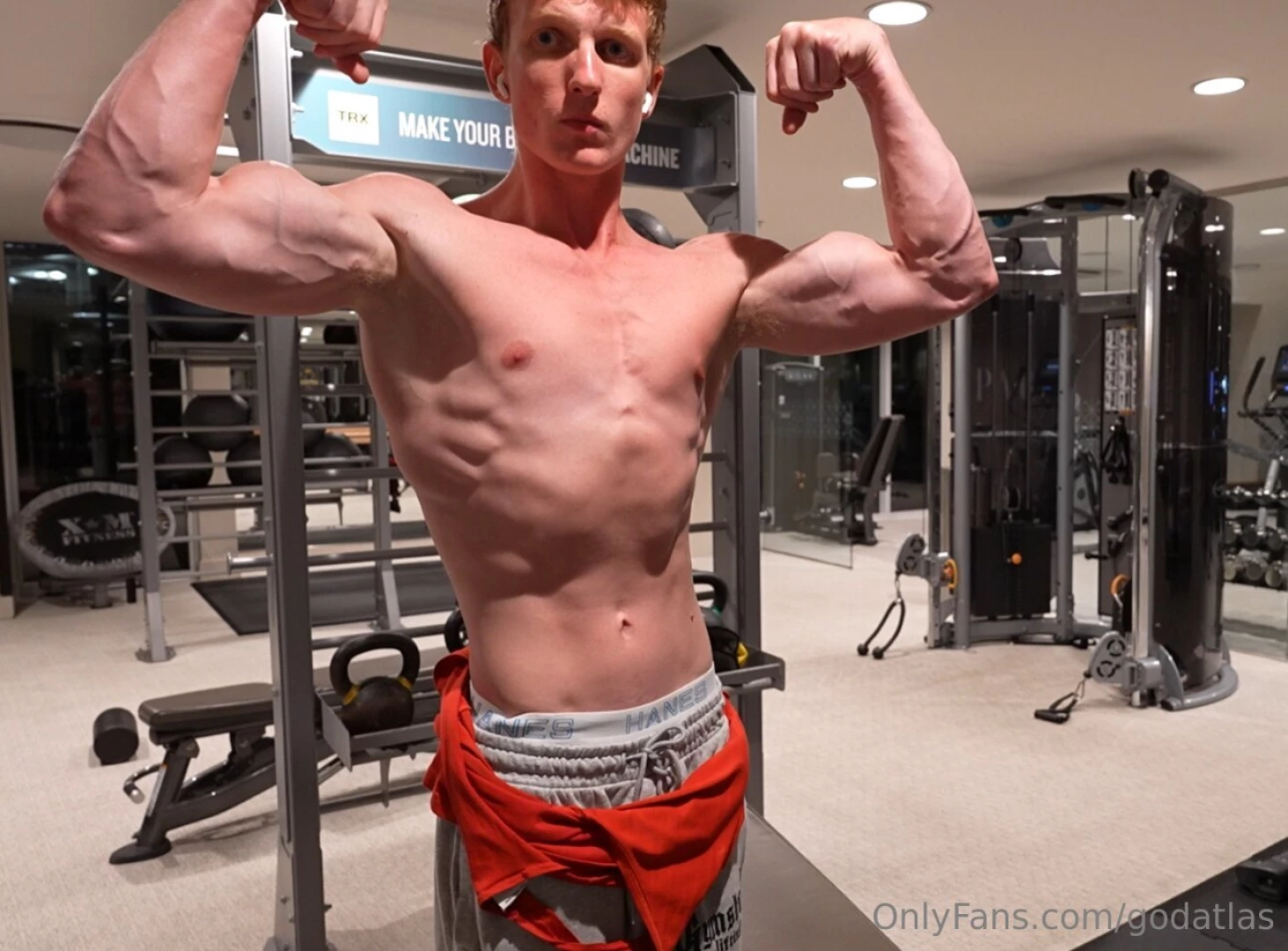 It s muscle monday i m leaving it up to you boys to make it worth my 