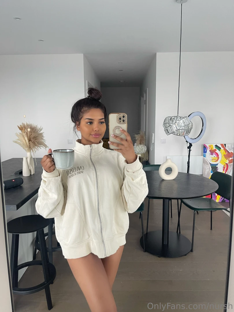 Check what i sent u in the dms its soo crazy 
