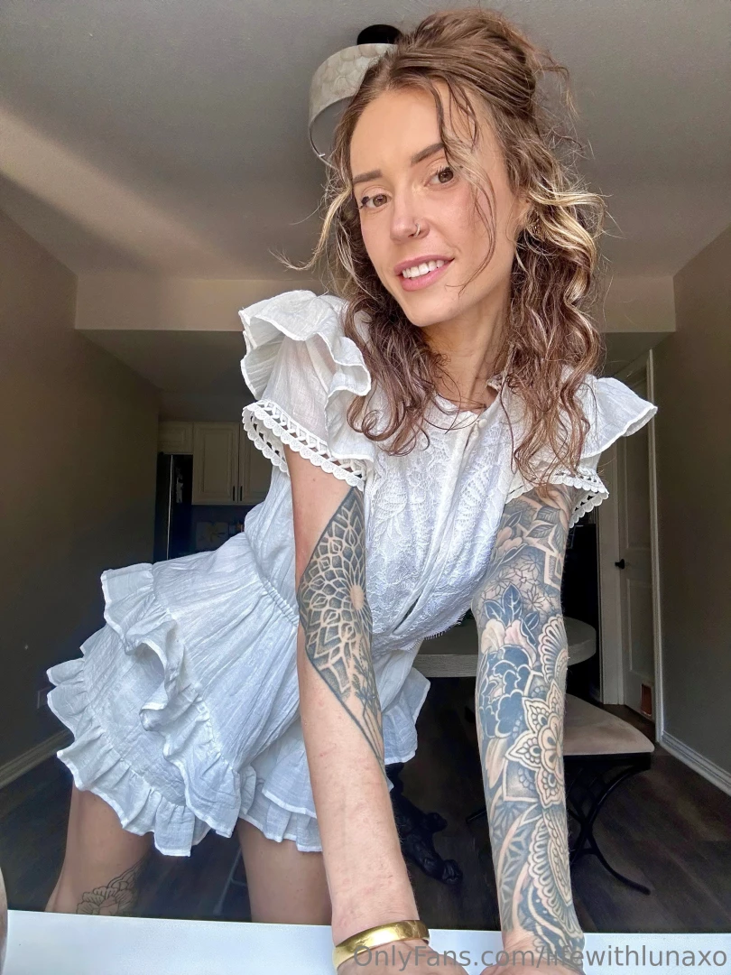 Feeling beautiful today what do you think of this outfit 