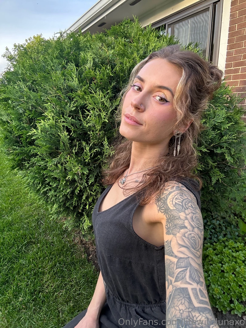 Are you a day dreamer like me chat with me in the dms xo luna part 1 