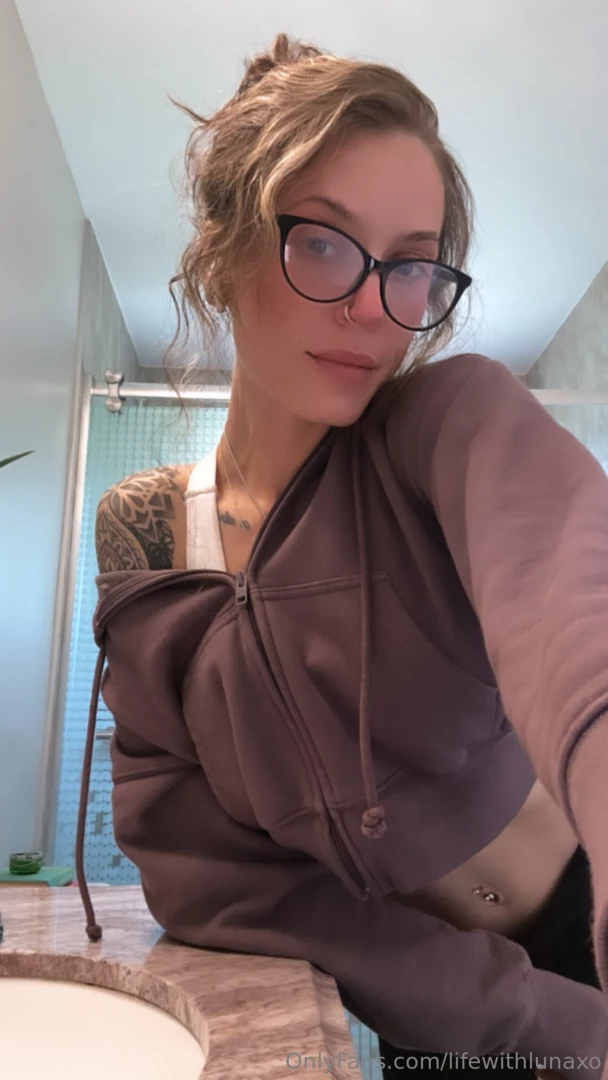 Just a girl happy sunday i m starting to feel better i have a lot of part 1 