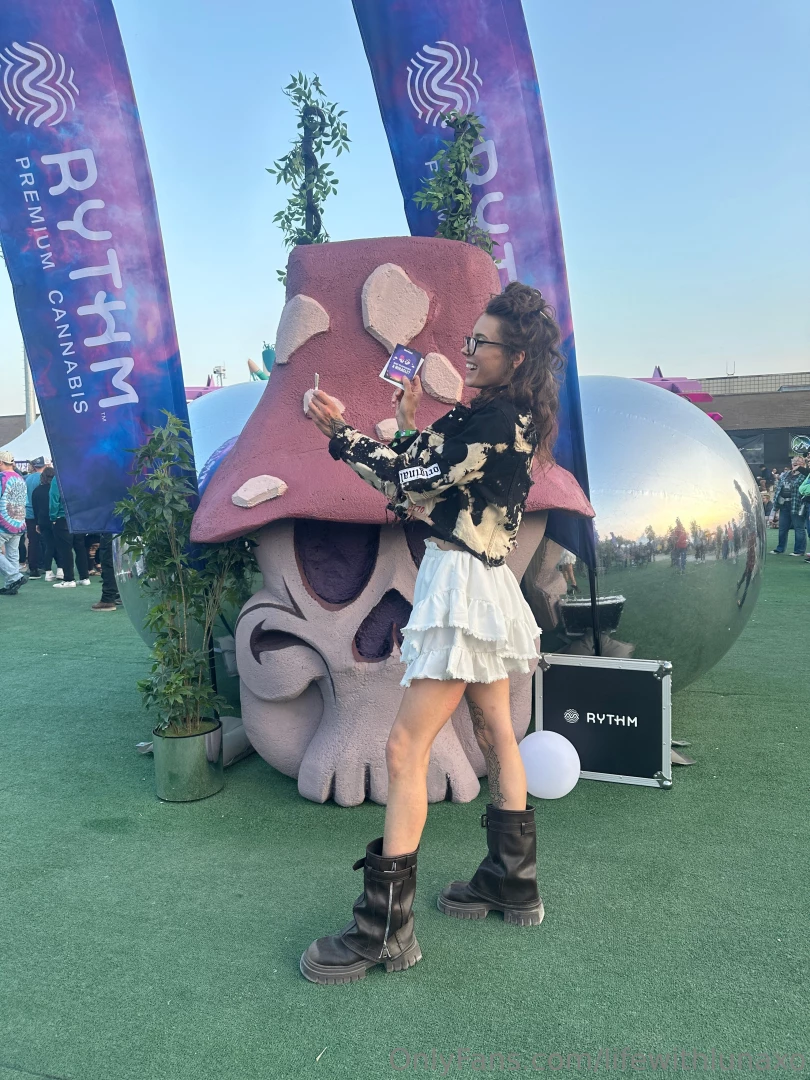 Last night i saw my favorite band slightly stoopid at a reggae day 