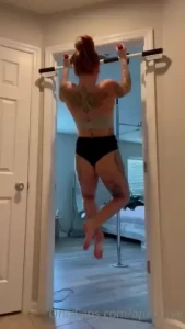 Do you like gym girls if so stick around i have a nude work out video