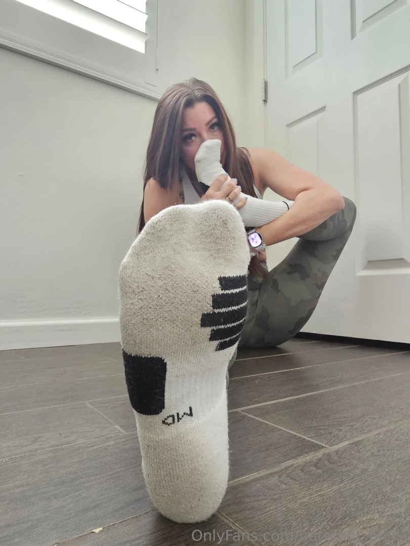 I m so exhausted from working a concert last night someone be a good 