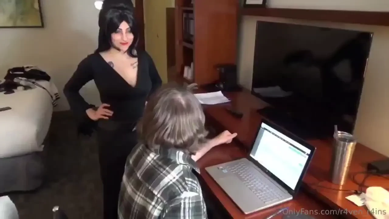 A look back at when i went all out for an elvira cosplay 