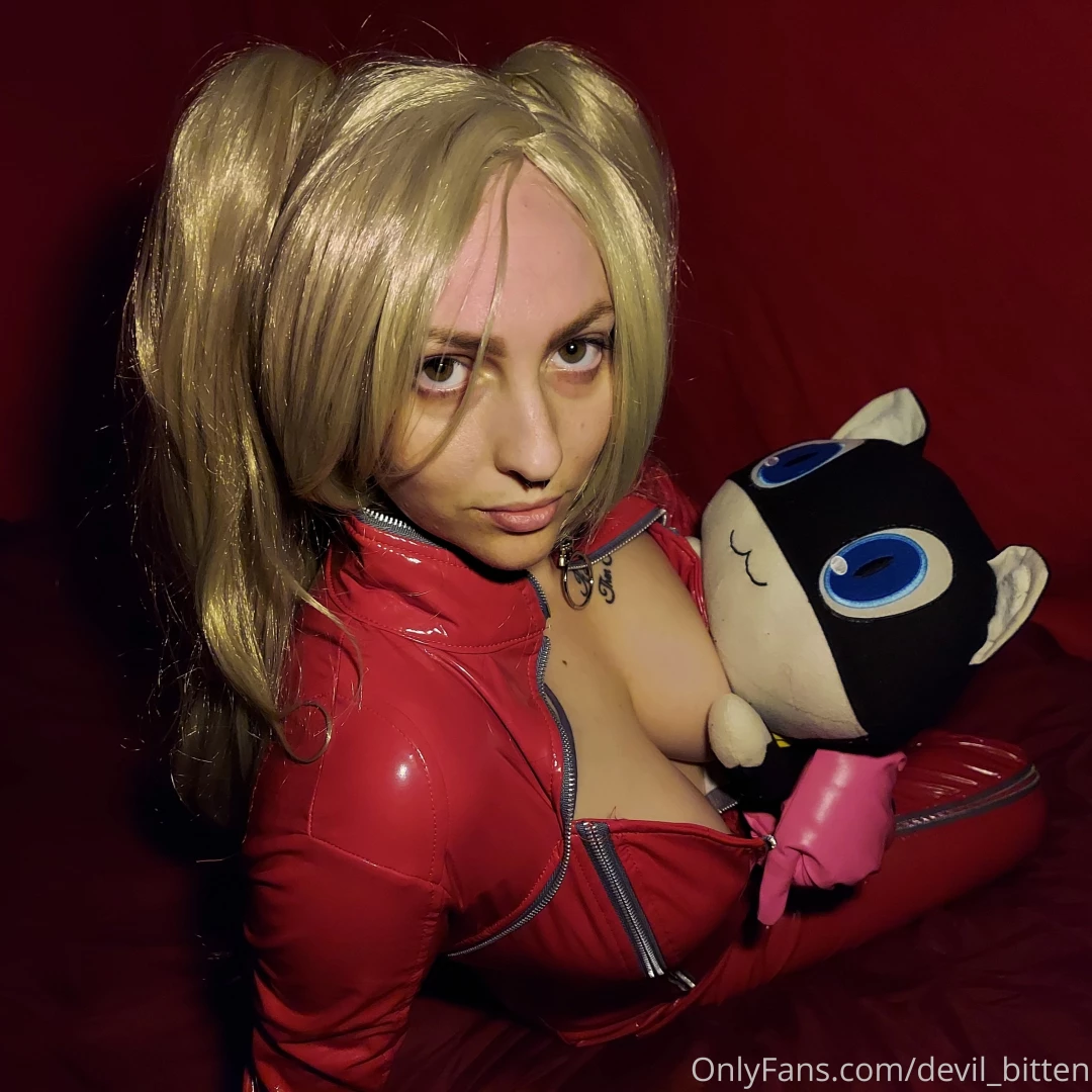 Giving you guys early access to my ann cosplay that will be up on my part 4 