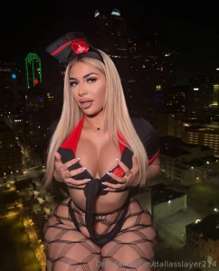 Went to get some tacos with my bros and this bad ass latina was giving part 2