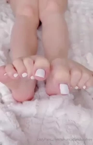 They taste like vanilla cream lunaticapandora