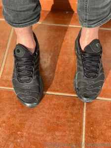 Do you prefer with or without socks