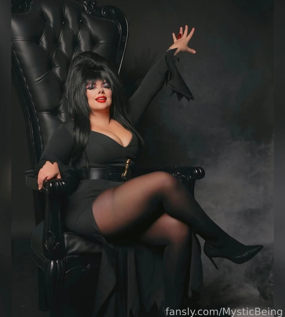 Day 31 of 31 days of halloween - the mistress of the dark herself part 2 