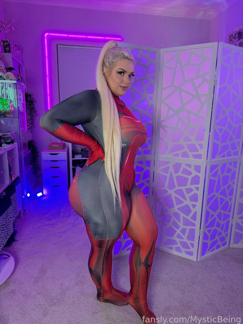 Day 22 of 31 days of halloween - lady deadpool part 3 