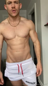Hot sexy muscle worship lots of flexing so you can goon to my perfect