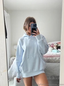 Good morning from a very cold me i need some body heat