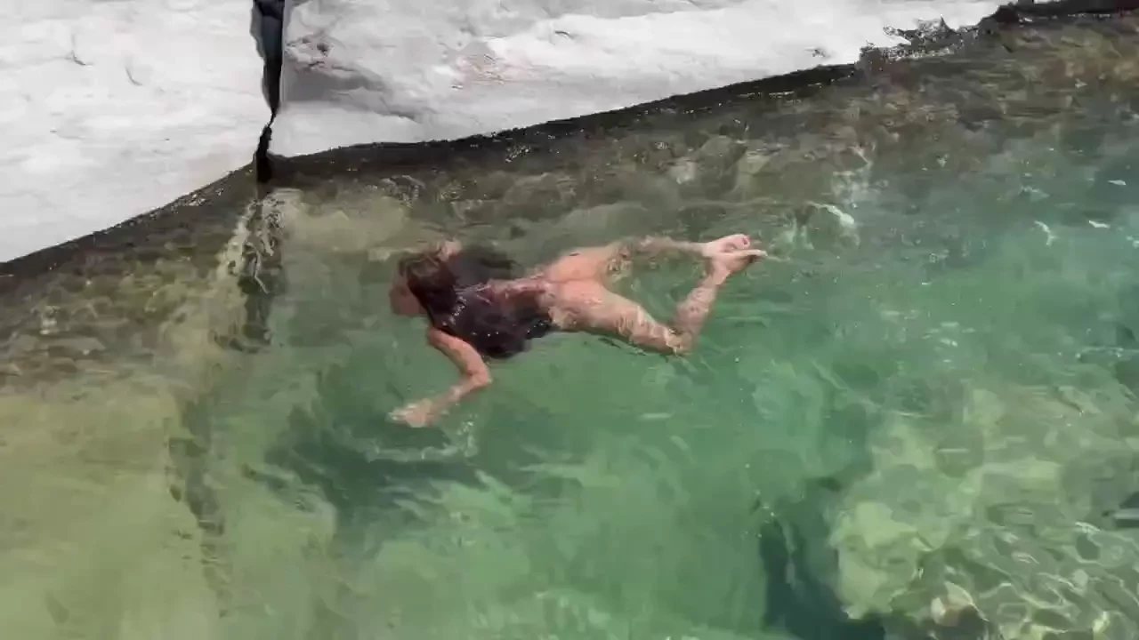 Vii cu mine pormit sa iti dau macar o muie 