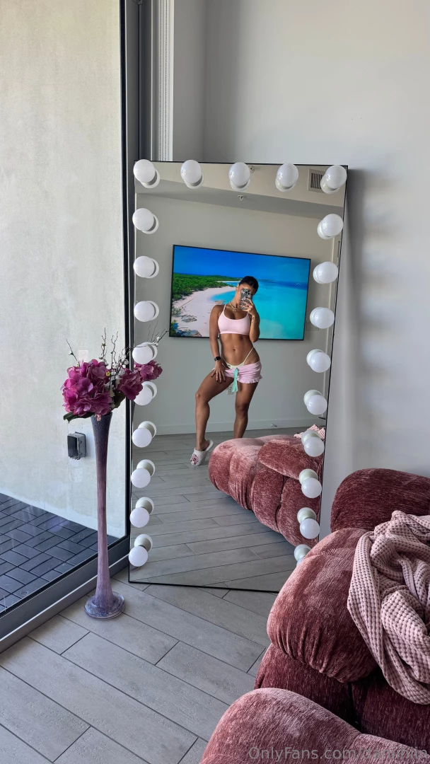 This pink mood just fits me perfectly 